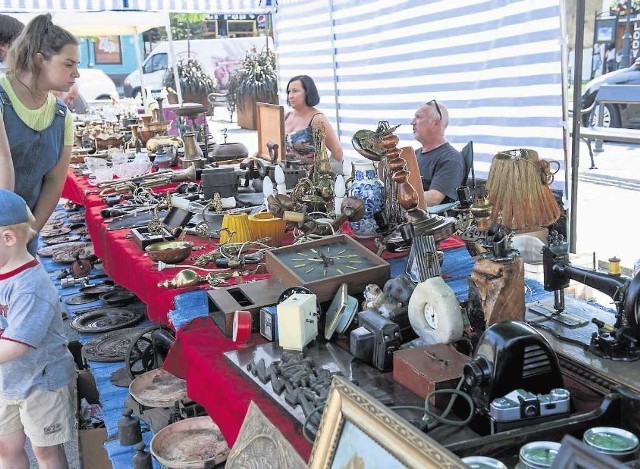 Kiermasze staroci odbywają się na wielickim rynku co miesiąc