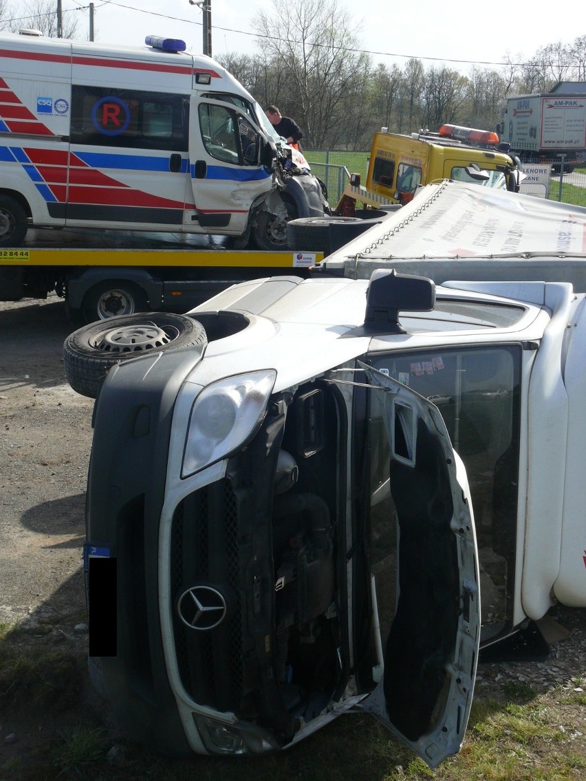 Wypadek z udziałem karetki w Siedlcu