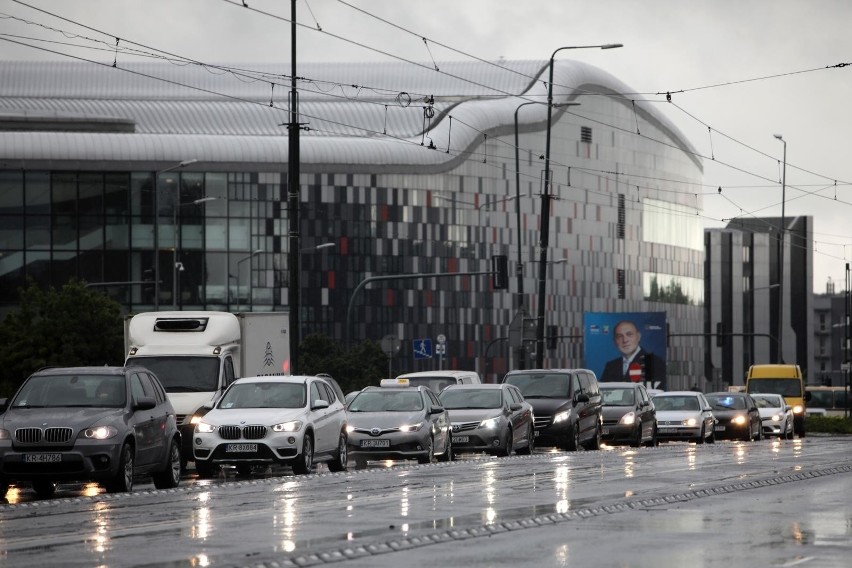 Kraków. Smog, korki i zła jakość komunikacji - to przeszkadza mieszkańcom