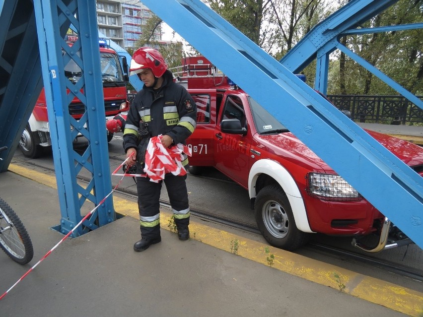 Wrocław: Znaleziono mężczyznę pod mostem Sikorskiego (ZDJĘCIA)