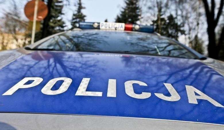 Strzały w Kałku w gminie Sulejów: Napastnik zaatakował policjanta nożem