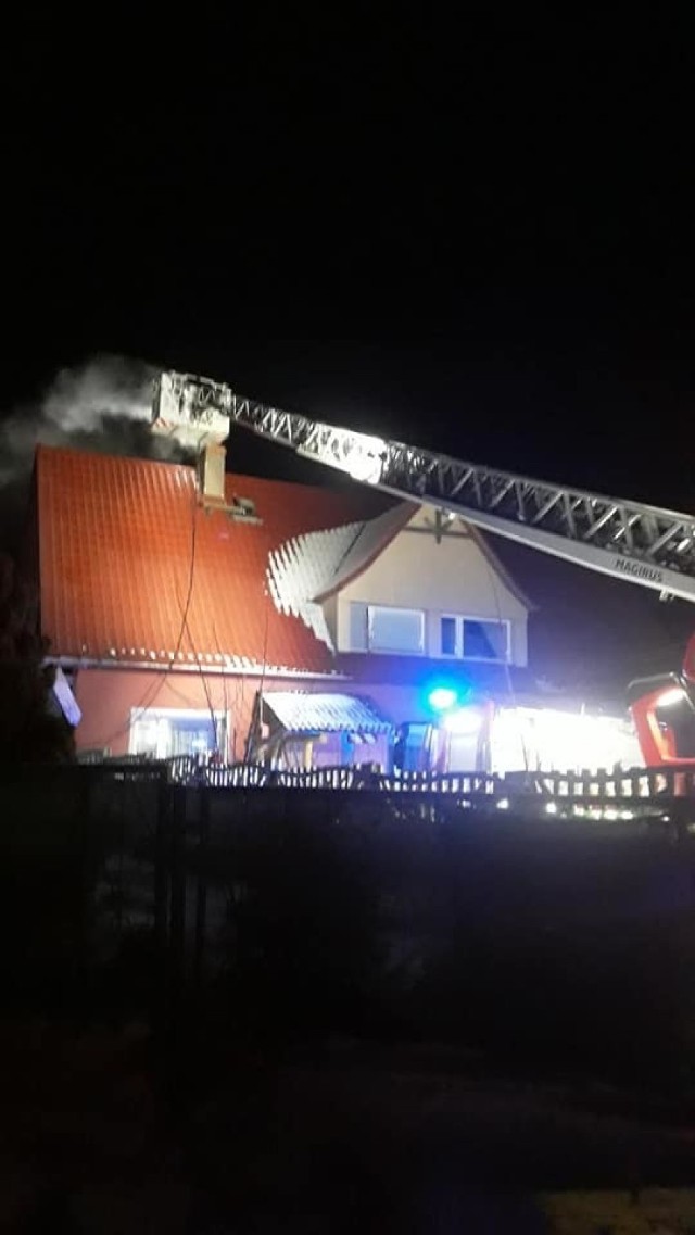 Nie ma dnia bez pożaru komina w powiecie nyskim. Mieszkańcy nie dbają o przeglądy.