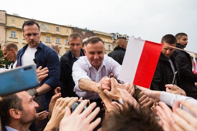 Bitwa o Rybnik! Prezydent Andrzej Duda odwiedzi Rybnik na finał kampanii. Na początku był Rafał Trzaskowski