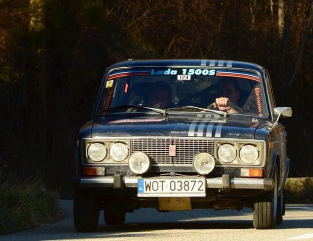 Karol Wyka i Piotr Bany, radomsko-warszawska załoga, na trasie Rallye Monte Carlo Historique.