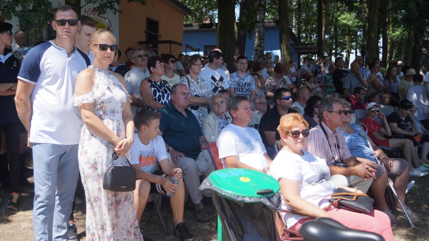 Setki wiernych wzięły udział we mszy na wodzie w Rybniku