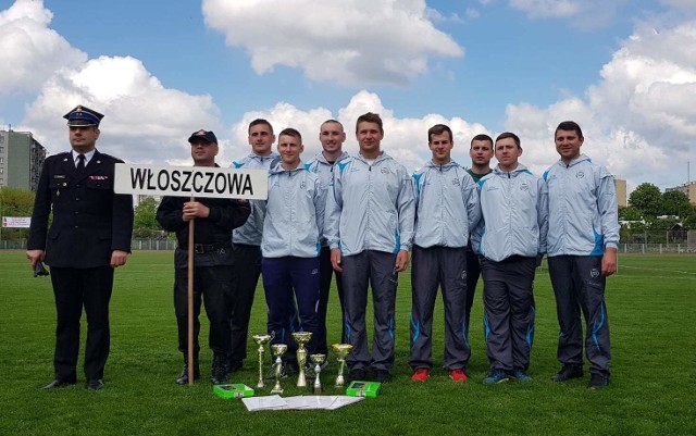 Zwycięska drużyna w składzie: młodszy ogniomistrz Dariusz Struski, młodszy ogniomistrz Arkadiusz Kita, starszy strażak Damian Michałek, starszy strażak Mateusz Gajos, starszy strażak Wojtek Plebanek, starszy strażak Marcin Orlikowski, starszy sekcyjny Mikołaj Wójcik, młodszy ogniomistrz Mateusz Konik.