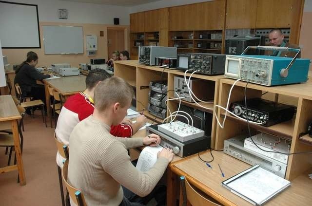 Laboratorium urządzeń elektronicznych w bydgoskim „Elektroniku”