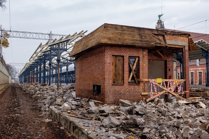 Remont dworca Gdańsk Główny. PLK budują nowoczesny peron dla podróżnych [zdjęcia]