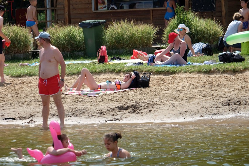 Plaża Dojlidy otwarta. Tłumy korzystają z pięknej pogody i...