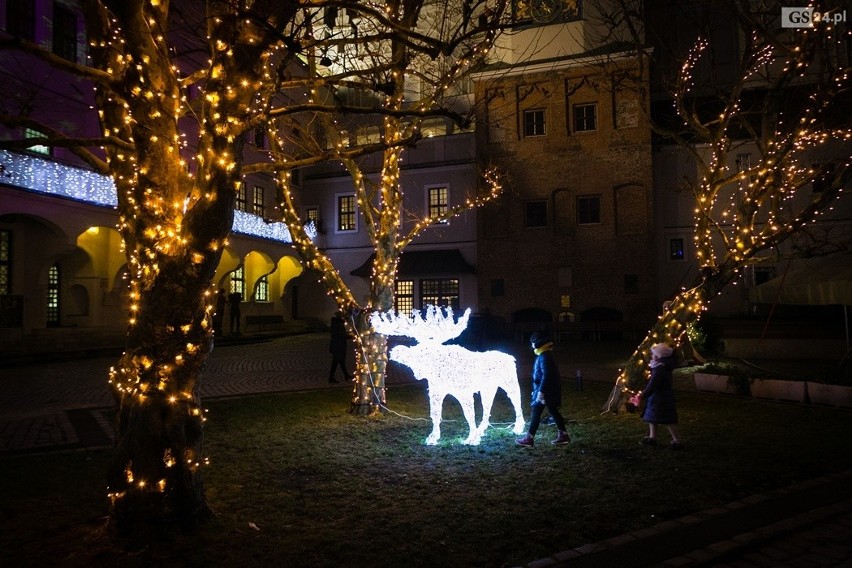 Na ulicach Szczecina czuć klimat świąt Bożego Narodzenia....