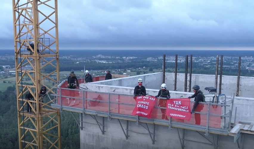 Ostrołęka. Protest ekologów Greenpeace na terenie Elektrowni C. 23.06.2020