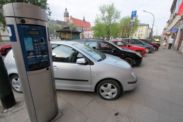 Problemy z parkowaniem na Kazimierzu jest według mieszkańców jednym z głównych problemów dzielnicy