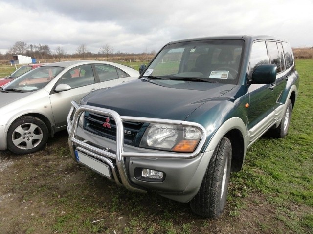 Mitsubishi pajero z 2000 roku kosztuje 23,8 tys. zł.