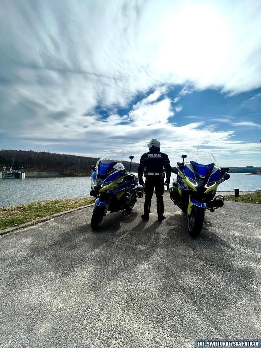 Na drogi powiatu ostrowieckiego wrócili policjanci na motocyklach