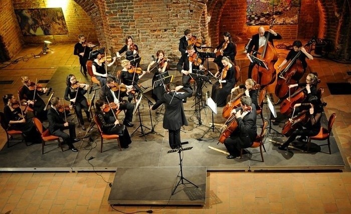 Muzyczna podróż z Elbląską Orkiestrą Kameralną!
