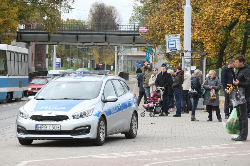 Ruch na cmentarzu Osobowickim