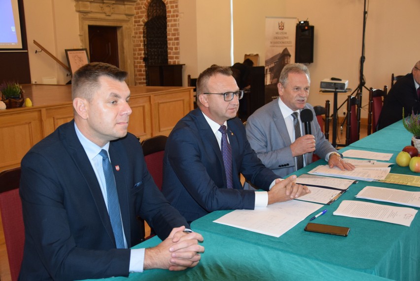 W Sandomierzu obradował Konwent Powiatów Województwa Świętokrzyskiego. O czym rozmawiali starostowie i ich goście? 