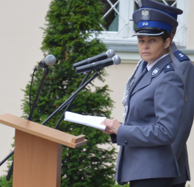 Urszula Szymczak informuje, że żaden z policjantów nie poniósł negatywnych skutków związanych z dodatkowymi patrolami