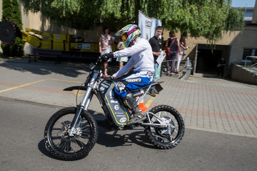 Studenci Akademii Górniczo-Hutniczej zbudowali  motocykl terenowy napędzany energią elektryczną