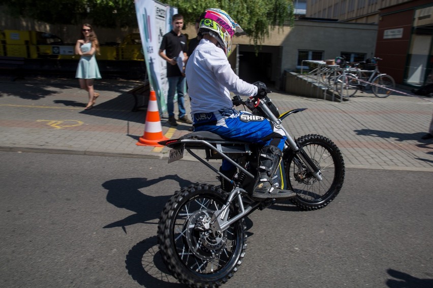 Studenci Akademii Górniczo-Hutniczej zbudowali  motocykl terenowy napędzany energią elektryczną