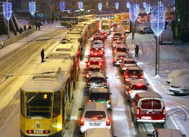 Gigantyczne korki na ul. Wyszyńskiego.