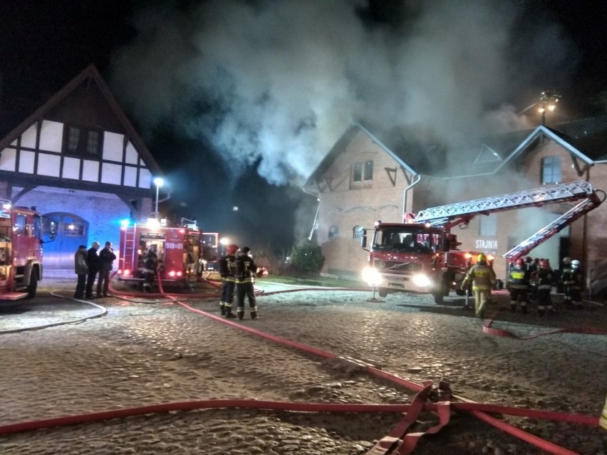 Pożar folwarku w Wąsowie: Zapaliła się stajnia. Na miejscu...