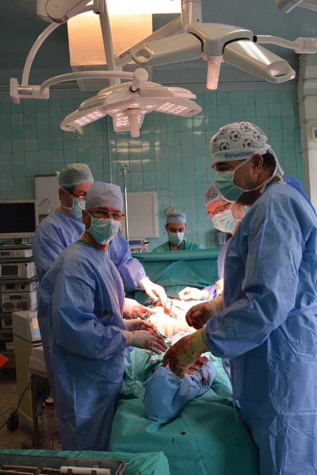 Pierwsza na świecie tak rozległa transplantacja narządów szyi w Gliwicach