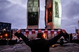 Lechia Gdańsk - Legia Warszawa. Kibice stołecznej drużyny w Gdańsku. Ich wizytę zabezpiecza policja 9.12.2018