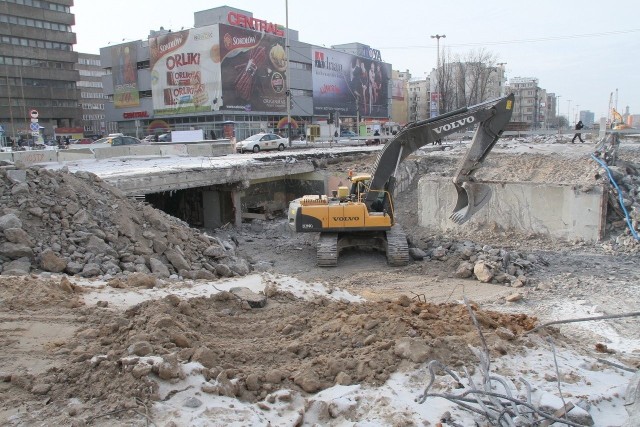 31 października 2015 w Łodzi otwarto przebudowaną trasę W-Z. Modernizacja trwała dwa lata.