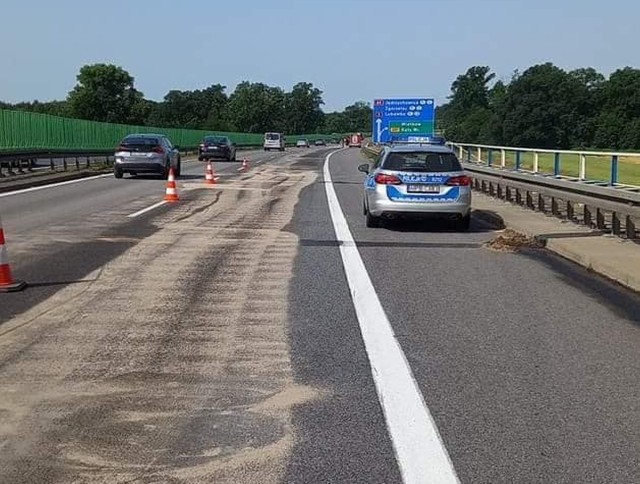 Wypadek tira na A4 pod Kątami Wrocławskimi