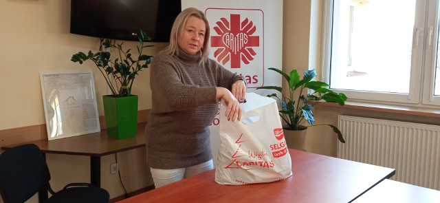 Pani Sylwia Grzyb zachęca do zgłaszania seniorów, którym potrzebne jest przedświąteczne wsparcie