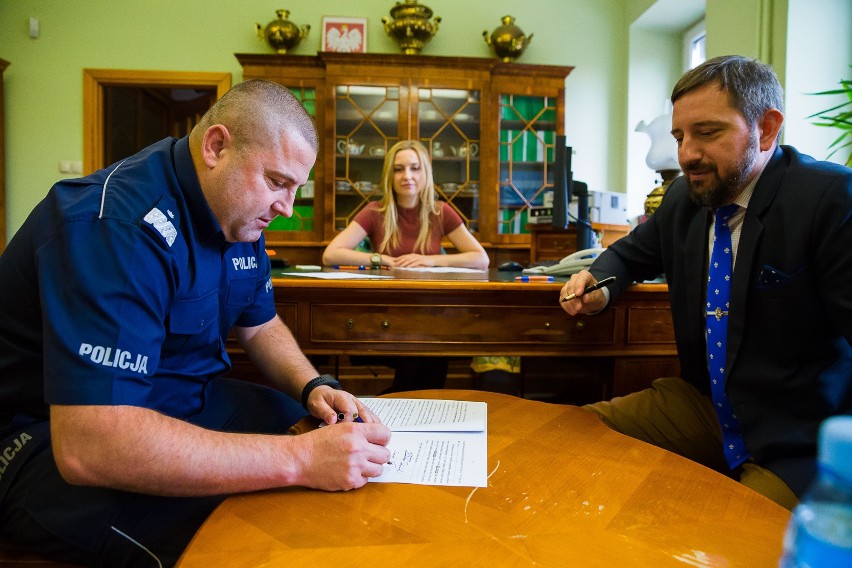 Szef podlaskiej policji nadinsp. Daniel Kołnierowicz i...