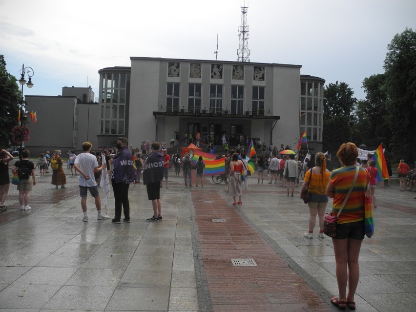 Mimo niesprzyjającej aury - ulewy i gradu - tuż przed...