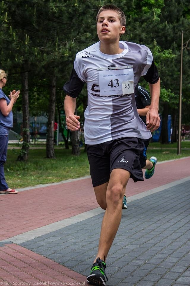 Jakub Bujak do zdobytego złotego medalu dołożył jeszcze rekord życiowy.