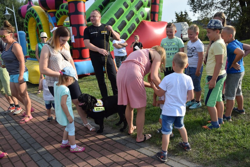 Piknik strażacki w Kroczycach. Były pokazy strażackie i występy artystyczne FOTO