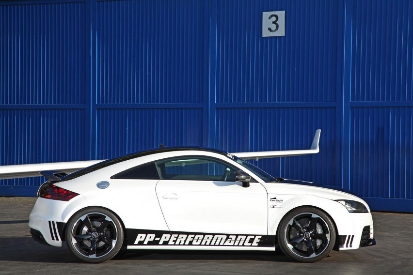 Audi TT RS Black & White Edition / Fot. PP-Performance and...