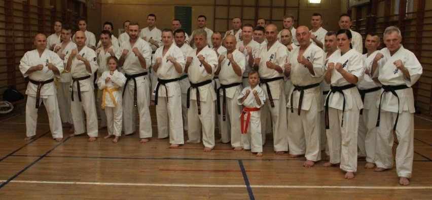 Kolejne czarne pasy w Kieleckim Klubie Karate Kyokushin 