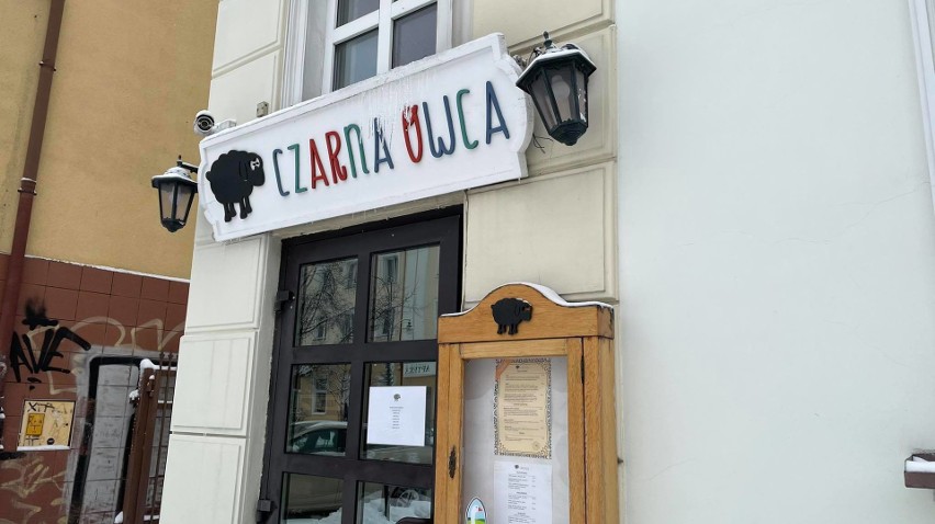Restauracja Czarna Owca otworzyła się pomimo zakazu.
