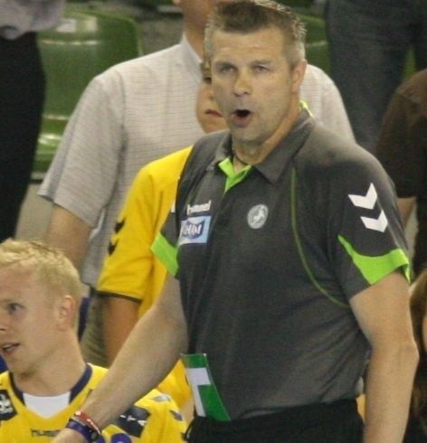 Trener kielczan Bogdan Wenta impulsywnie reagował na to, co działo się na boisku w sobotę i niedzielę.