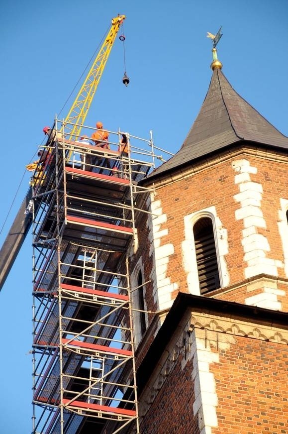 „Jan Paweł II” na wieży Srebrnych Dzwonów [ZDJĘCIA]