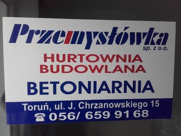 Do śmiertelnego w skutkach wypadku przy pracy w toruńskiej "Przemysłówce" przy ul. Chrzanowskiego doszło 28 października 2022 roku. Zginął pan Wiesław, który pracował tutaj - na okres próbny - dopiero od 18 dni. BHP w zakładzie - według ustaleń PIP - nie było przestrzegane przy pracach transportowo-magazynowych.