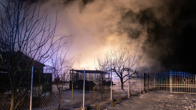 Na 300 tysięcy złotych oszacowano straty z tytułu pożaru stodoły w miejscowości Suskowola w gminie Pionki.