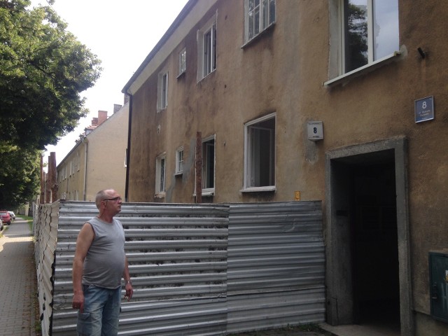 Andrzej Koza od dwóch miesięcy żyje bez gazu, tak jak jego sąsiedzi