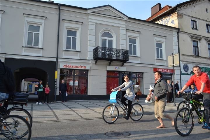 Masa Krytyczna w Częstochowie. Cykliści opanowali Aleje Najświętszej Maryi Panny [ZDJĘCIA]