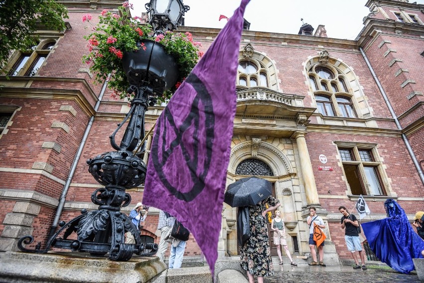 Demonstracja pod Radą Miasta Gdańska