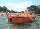 Tłumy na plaży w Pieczyskach, tłoczno od łodzi na Zalewie Koronowskim 