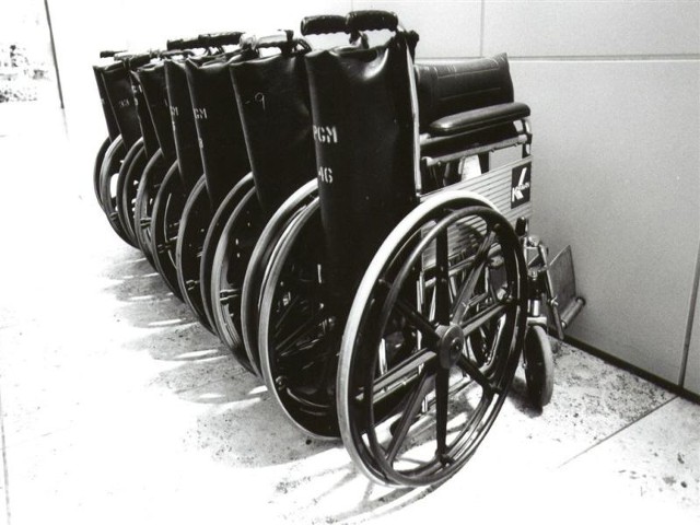 Pod znakiem zapytania stoi między innymi dofinansowanie na zakup sprzętu dla osób niepełnosprawnych