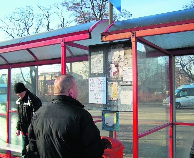 W Andrychowie jedyne (poza dworcem PKS) centrum przesiadkowe dla pasażerów busów znajduje się przy ul. 1 Maja