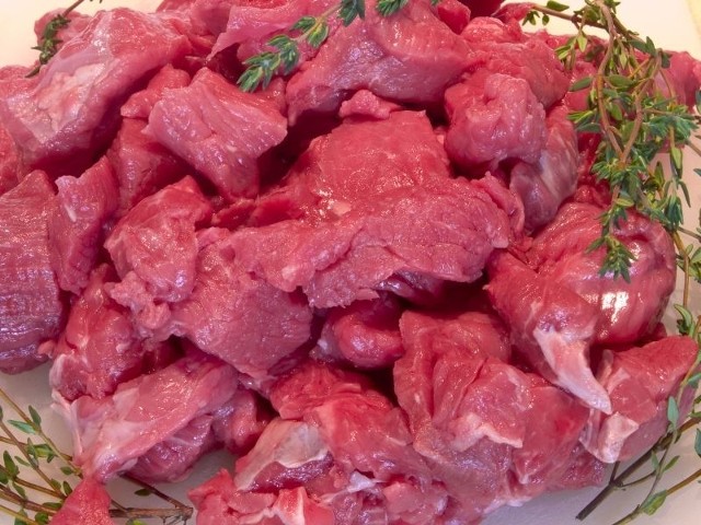 W ubojni pod Białą Rawską do produkcji mięsa dodawano padlinę.