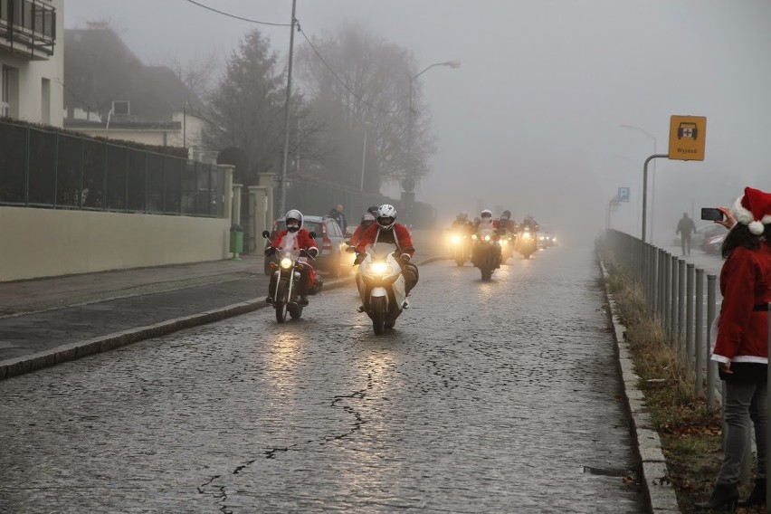 Motocyklowi dawcy uśmiechu ruszą w trasę. Możesz zostać Mikołajem!